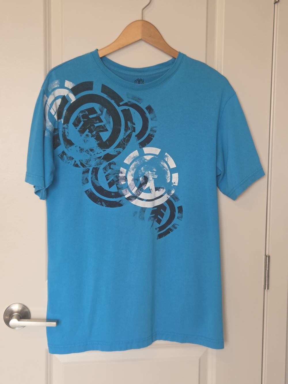 Element Turquoise Short-Sleeve Tee with Black & White Circular Graphic
